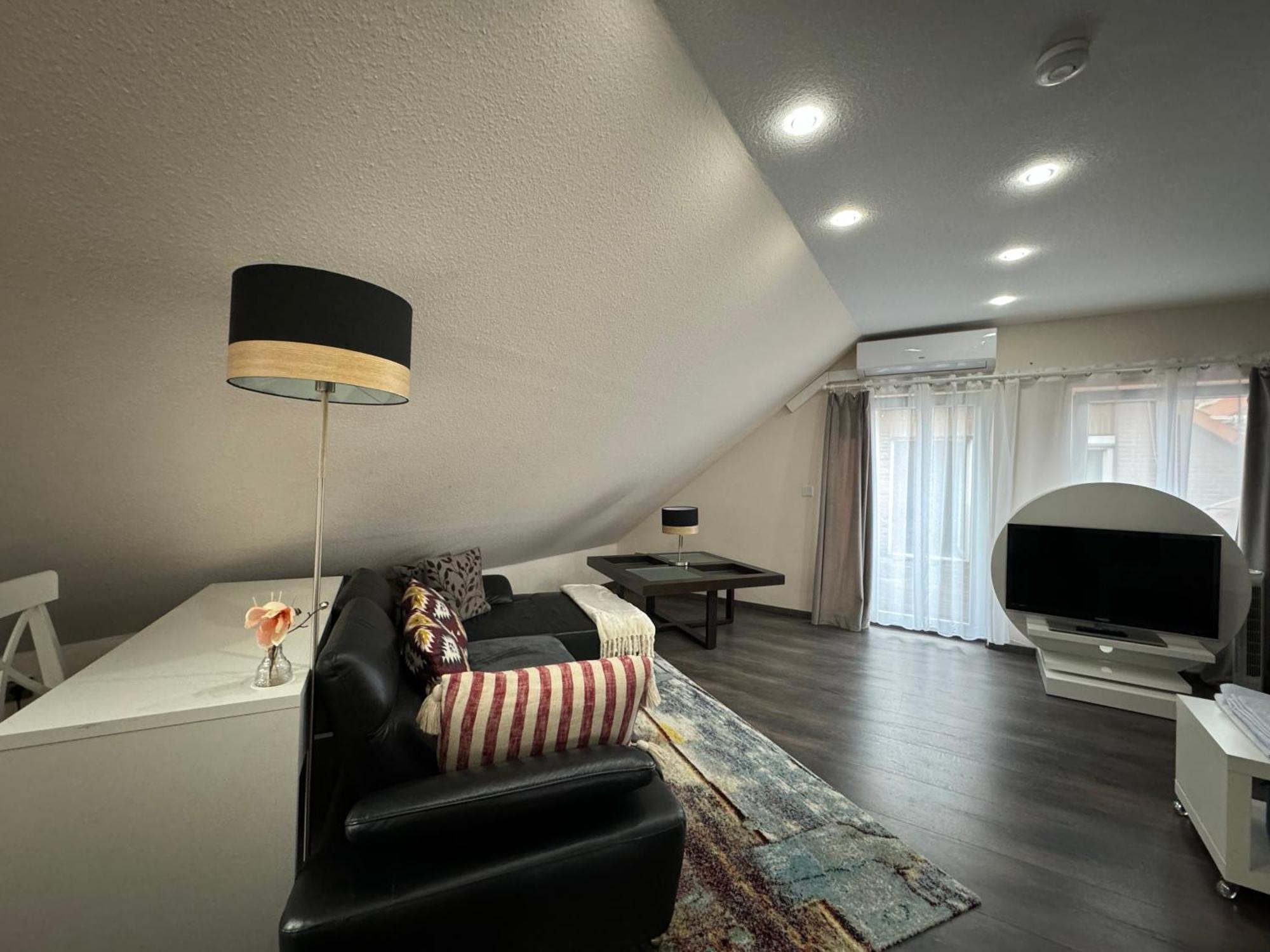 Modern House Gehrden Auf 2 Etagen, Nice Garten, Barbecue, Contactless Check-In, Free Parking Exterior foto